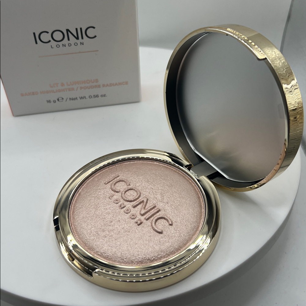 ICONIC London Luminous Highlighter in Universal - Picture 3 of 7
